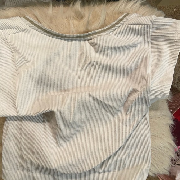 Urban outfitters go for gold top - Picture 2 of 3